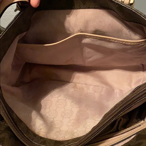 Michael Kors purse - Picture 6 of 6